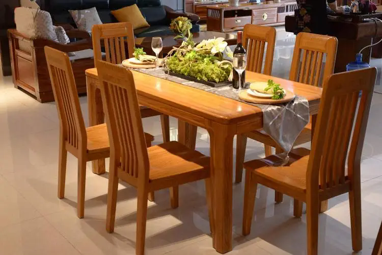 实木餐桌or 岩板餐桌，选哪种更好？